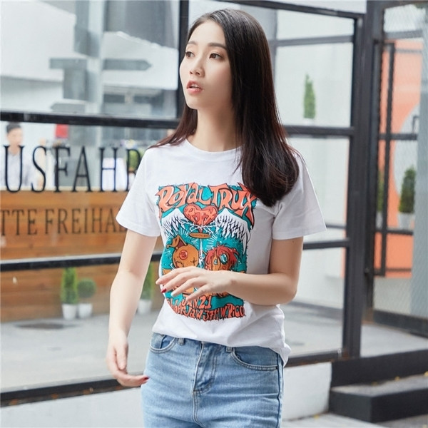 Γυναικείο μπλουζάκι με κοντό μανίκι σε λευκό χρώμα και έγχρωμη εκτύπωση