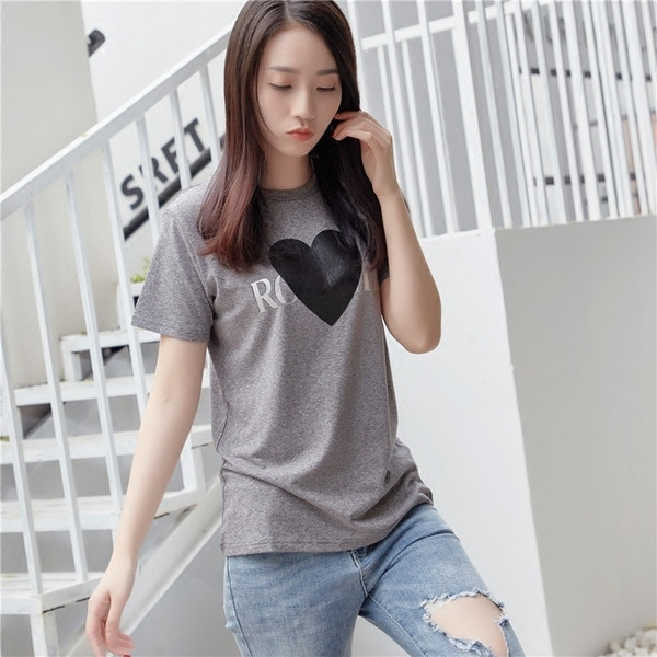 Κομψό μπλουζάκι κοντό μανίκι σε γκρι με εκτύπωση