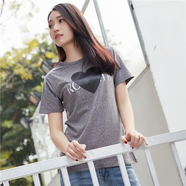 Κομψό μπλουζάκι κοντό μανίκι σε γκρι με εκτύπωση