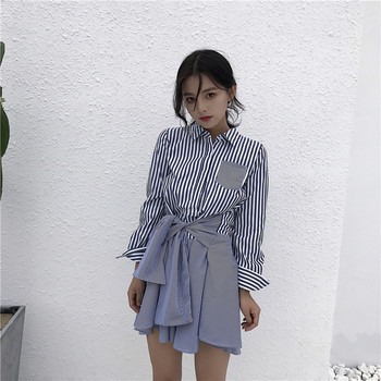 Κομψό γυναικείο μπλουζοφόρεμα με μακριά ραβδωτή δαντέλα με διακοσμητική τσέπη και κορδέλα