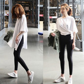 Γυναικεία ελεύθερη μπλούζα με μανίκι 3/4 και πλάγια σχισμή