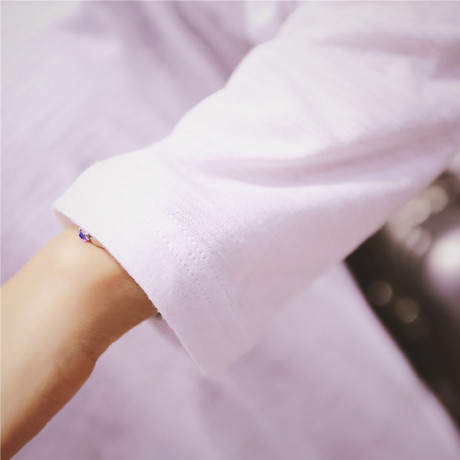 Μακρυά γυναικεία μπλούζα σε λευκό χρώμα με V-λαιμό