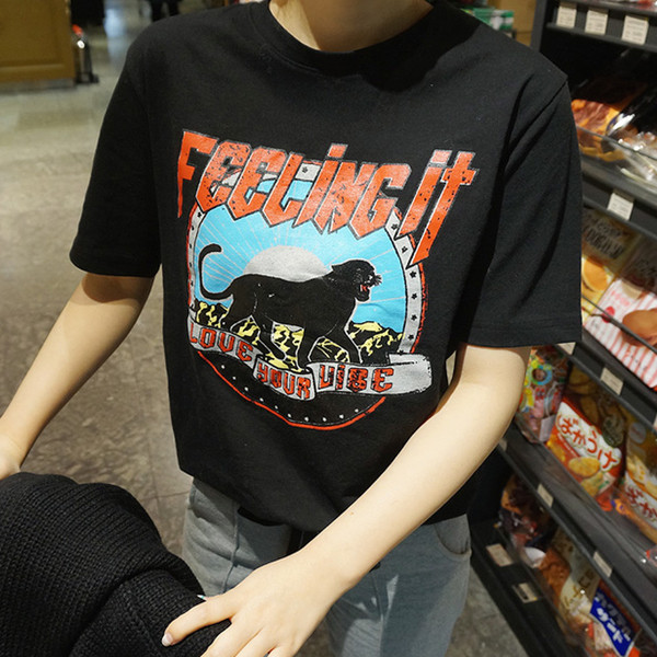 Női póló széles modell színes nyomattal és felirattal