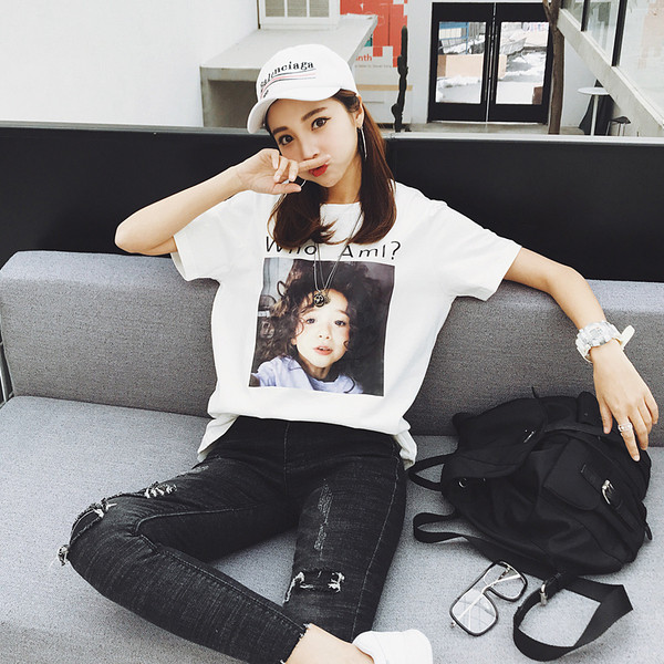 Γυναικεία μπλούζα με άσπρο και μαύρο χρώμαμε επιγραφή