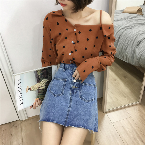 Μοντέρνα γυναικεία φούστα ς με ψηλή μέση, διακοσμητικά κουμπιά και τσέπες σε δύο χρώματα