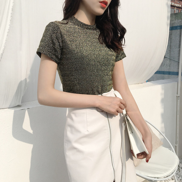 Μοντέρνα γυαλιστερή γυναικεία μπλούζα κατάλληλη για τη καθημερινή ζωή σε τρία χρώματα