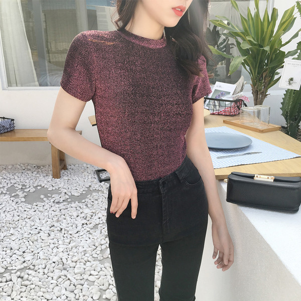 Μοντέρνα γυαλιστερή γυναικεία μπλούζα κατάλληλη για τη καθημερινή ζωή σε τρία χρώματα