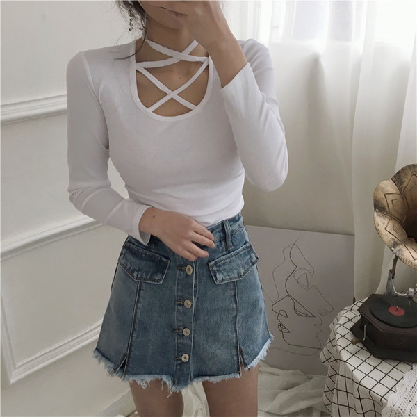 Sportos-elegáns női blúz érdekes O-alakú gallérral és megkötővel két színben