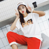 Καθημερινή γυναικεία κοντή μπλούζα με ενδιαφέρουσα λευκή εφαρμογή