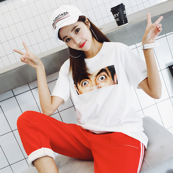 Καθημερινή γυναικεία κοντή μπλούζα με ενδιαφέρουσα λευκή εφαρμογή