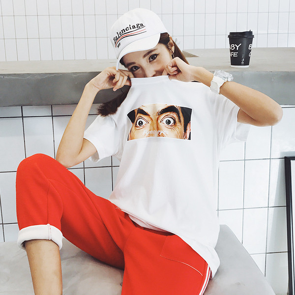 Καθημερινή γυναικεία κοντή μπλούζα με ενδιαφέρουσα λευκή εφαρμογή