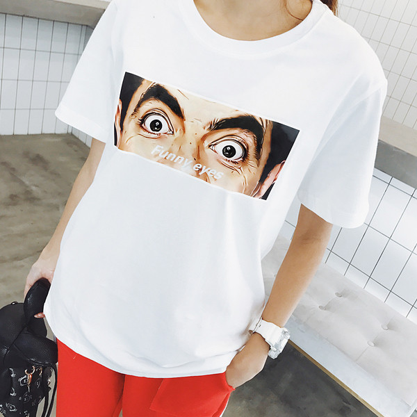 Καθημερινή γυναικεία κοντή μπλούζα με ενδιαφέρουσα λευκή εφαρμογή