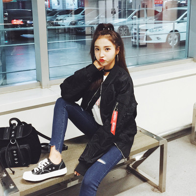 Κομψό γυναικείο μπουφάν  με διακόσμηση - 4 χρώματα