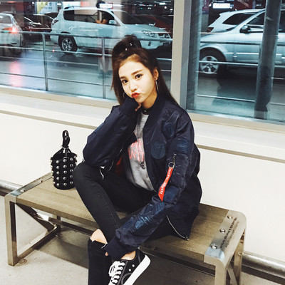 Κομψό γυναικείο μπουφάν  με διακόσμηση - 4 χρώματα