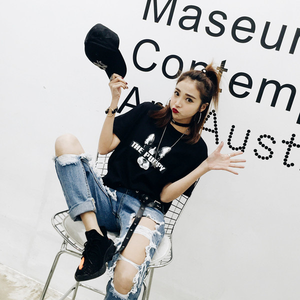 Alkalmi női blúz rövid ujjal, érdekes alkalmazással - fehér és fekete