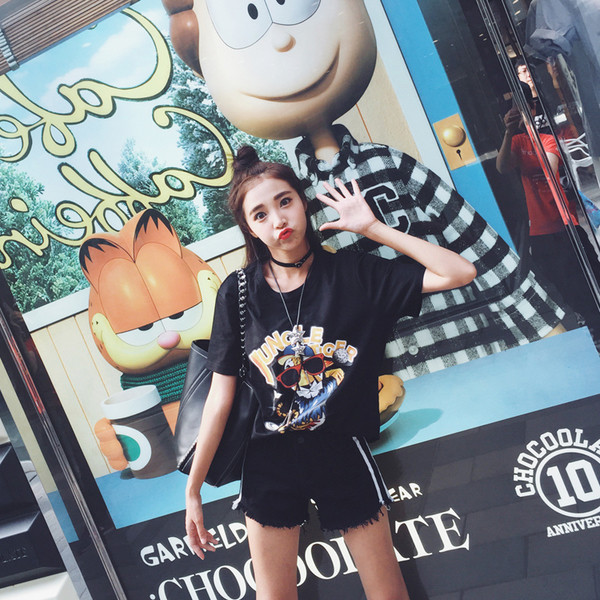 Καθημερινή γυναικεία κοντή μπλούζα με ενδιαφέρουσα εφαρμογή - άσπρο και μαύρο χρώμα