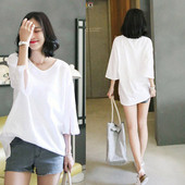 Női alkalmi blúz 3/4-es ujjal és V-nyakú fehér színben