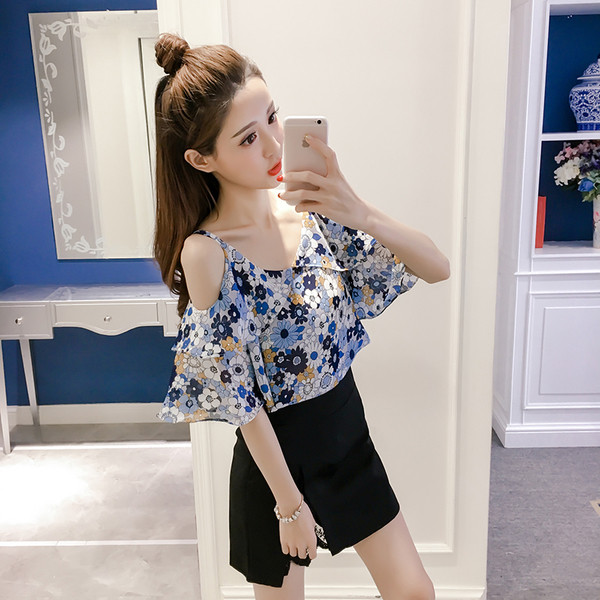 Modern női ing virágos motívumokkal, kivágott vállrészekkel és V-nyakkal