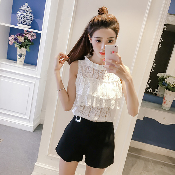 Női csipke felső O-alakú gallérral és fátyollal