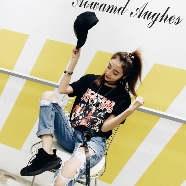 Alkalmi női blúz, rövid ujjú rátéttel - fehér és fekete