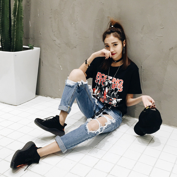 Alkalmi női blúz, rövid ujjú rátéttel - fehér és fekete