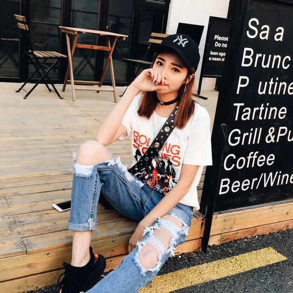 Alkalmi női blúz, rövid ujjú rátéttel - fehér és fekete