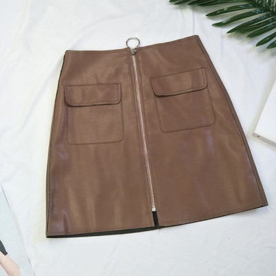 Σύγχρονη γυναικεία φούστα  με υψηλή μέση από οικολογικό δέρμα με διακοσμητικό φερμουάρ και τσέπες σε τρία χρώματα