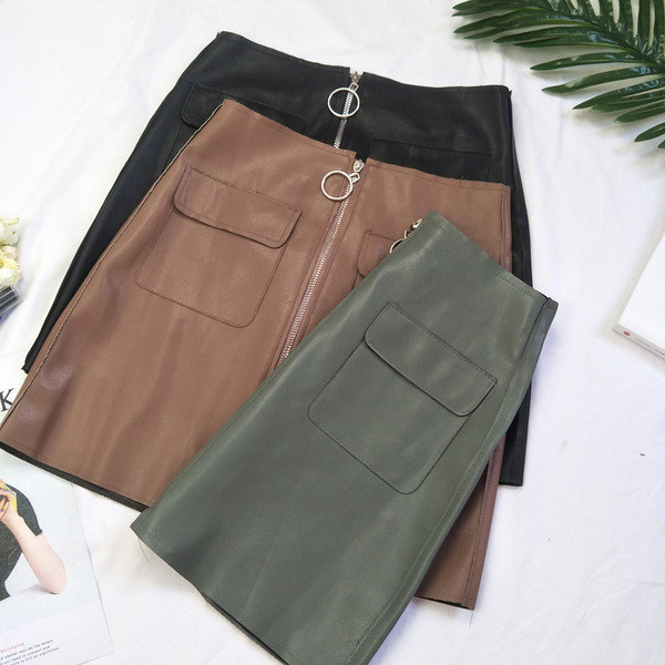 Σύγχρονη γυναικεία φούστα  με υψηλή μέση από οικολογικό δέρμα με διακοσμητικό φερμουάρ και τσέπες σε τρία χρώματα