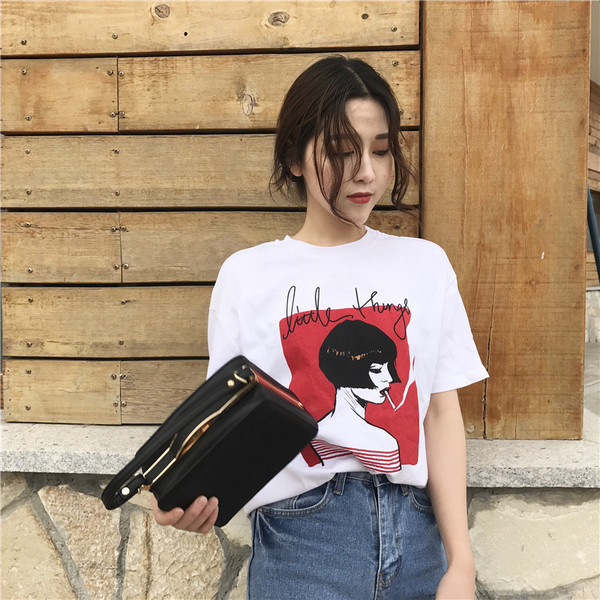 Női alkalmi póló fehér színű nyomattal és felirattal