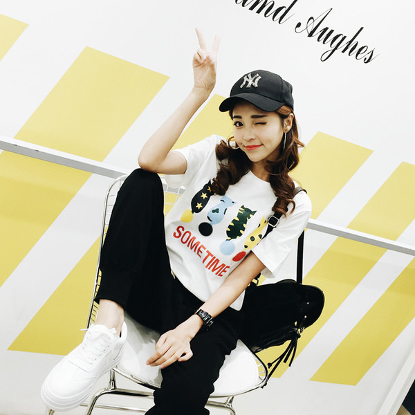 Alkalmi női blúz 3/4 ujjal, rátéttel - fehér és fekete