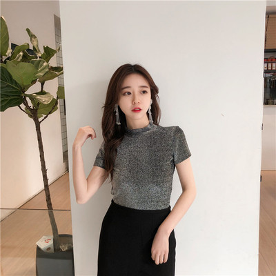 Μοντέρνα γυναικεία μπλούζα  με δαντέλα στην πλάτη σε τρία χρώματα