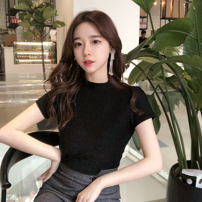 Μοντέρνα γυναικεία μπλούζα  με δαντέλα στην πλάτη σε τρία χρώματα