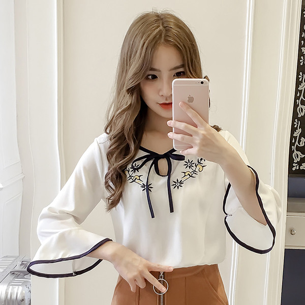 3/4 széles ujjú női ing virágos hímzéssel