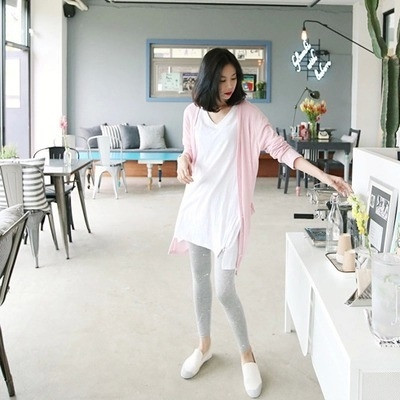 Καλοκαιρινό γυναικείο χιτώνα με μανίκια 3/4, με ντεκολτέ σε σχήμα V και πλάγια σχισμή