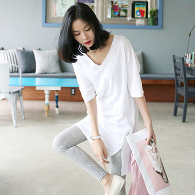 Καλοκαιρινό γυναικείο χιτώνα με μανίκια 3/4, με ντεκολτέ σε σχήμα V και πλάγια σχισμή