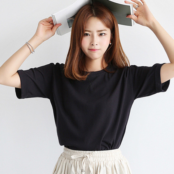 Καθημερινό γυναικείο μπλουζάκι σε τρία χρώματα 