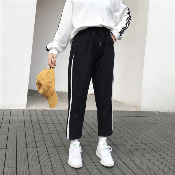 Sport - alkalmi női nadrág 9/10 hosszúságú, széles modellel