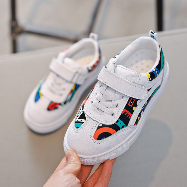 Παιδικά αθλητικά παπούτσια Unisex με συνδέσεις και λουράκι βελκρό, τρία μοντέλα