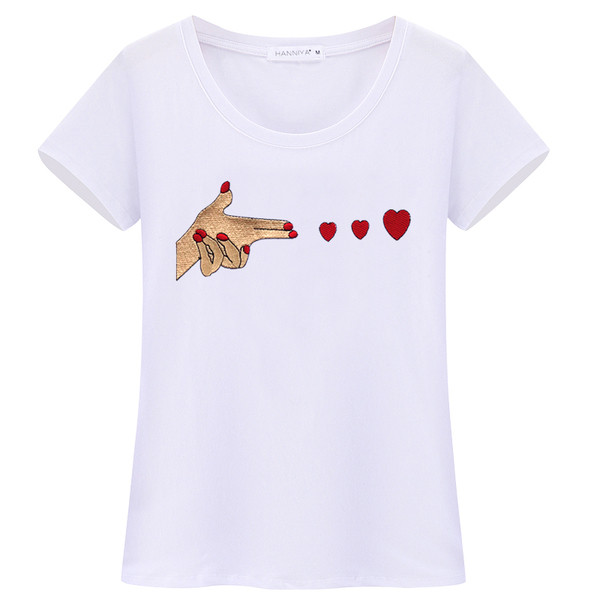 Női póló testen, rövid ujjal és különböző mintákkal