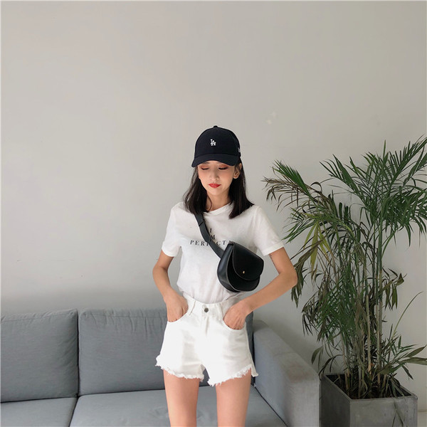 Alkalmi női rövidnadrág magas derékkal - 3 színben