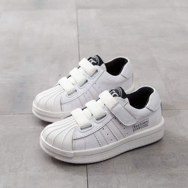 Gyermek sport és hétköznapi unisex tornacipők több színben matricával