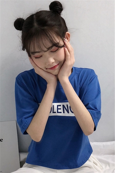 Καθημερινή γυναικεία T-shirt με φαρδιά μανίκια 3/4, ευρύ μοτίβο - μπλε και μαύρο