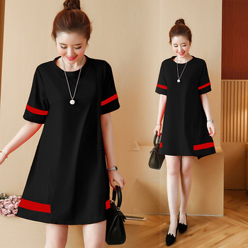 Alkalmi női ruha színes szalagokkal, O-alakú gallérral és 3/4-es ujjakkal