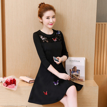 Γυναικείο φόρεμα σε μαύρο χρώμα με δαντέλα και κεντήματα