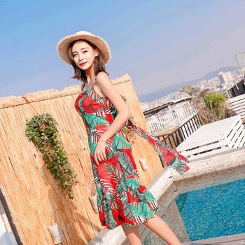 Μακρύ καθημερινό γυναικείο  φόρεμα  με λεπτές λωρίδες και ασύμμετρο μήκος σε κόκκινο χρώμα με έγχρωμη εκτύπωση