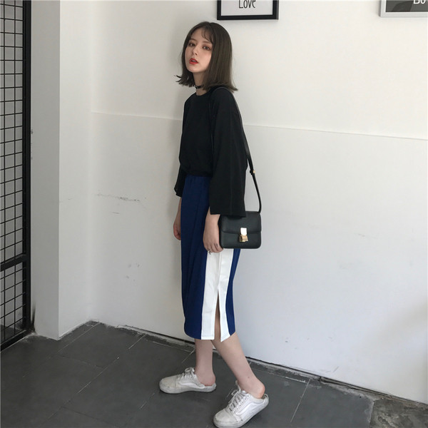 Κομψή casual γυναικεία μπλούζα με 3/4 μανίκι σε λευκό και μαύρο χρώμα