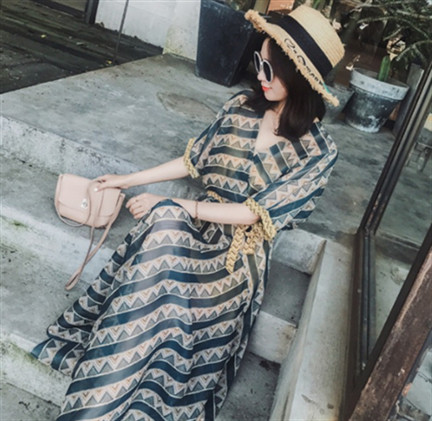 Sifon női hosszú ruha V-nyakkal és virágmintával