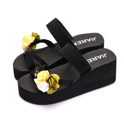 Γυναικείες παντόφλες σε  πλατφόρμα και 3D floral διακόσμηση