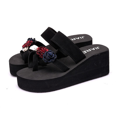 Γυναικείες παντόφλες σε  πλατφόρμα και 3D floral διακόσμηση