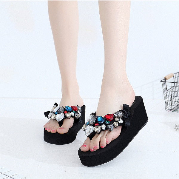 Modern női papucs dekoratív színes kövekkel